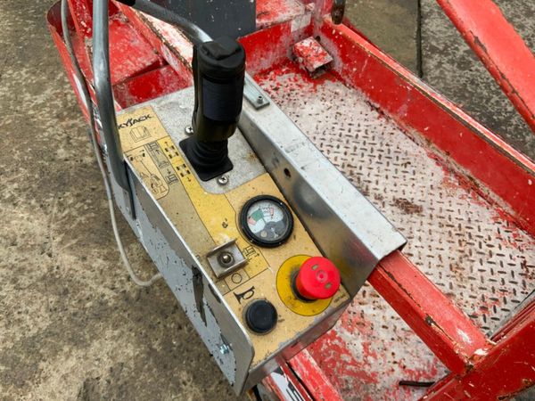 2014 SKYJACK SJ16 ACCESS LIFT PLATFORM......589 381544011