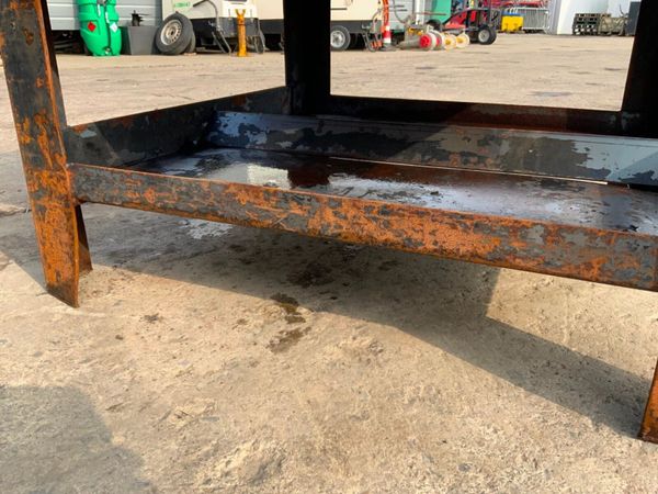 STEEL METAL WORK BENCH.................4440. 381544229