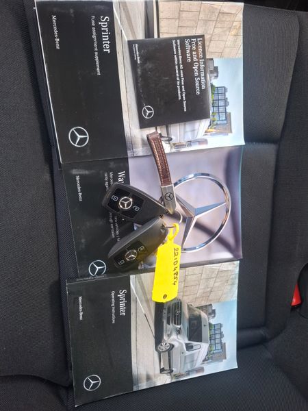 Mercedes-Benz Sprinter 2022 LWB 381554888