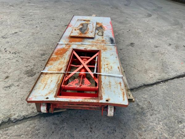 HYDRAULIC WORK PLATFORM / BIKE LIFT.......8827. 381561350