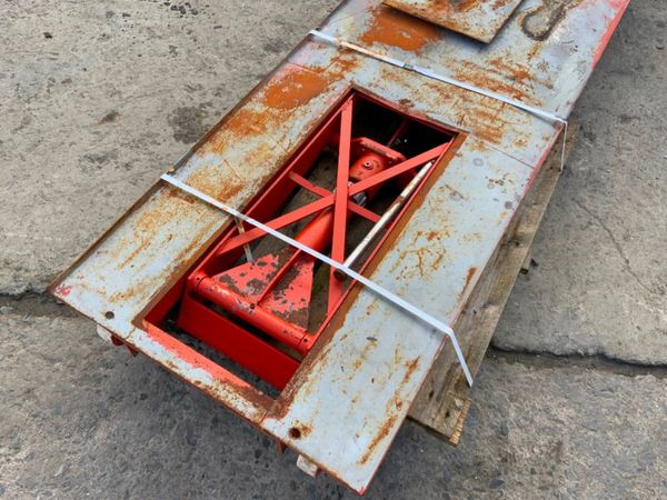 HYDRAULIC WORK PLATFORM / BIKE LIFT.......8827. 381561364