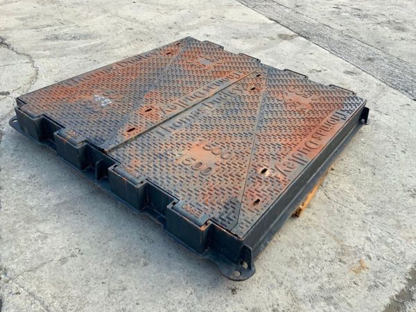 64" x 60" DUCTILE MANHOLE COVER.........122. 381561951