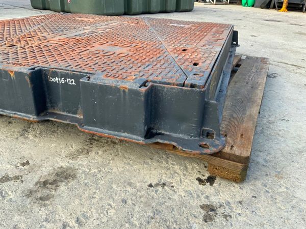 64" x 60" DUCTILE MANHOLE COVER.........122. 381561977