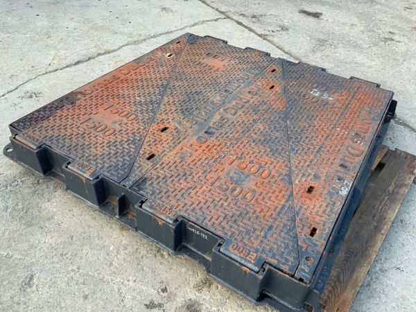 64" x 60" DUCTILE MANHOLE COVER.........122. 381561994