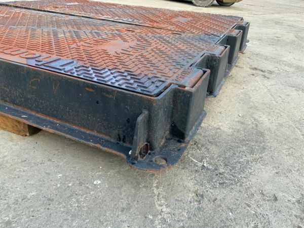 64" x 60" DUCTILE MANHOLE COVER.........122. 381562002