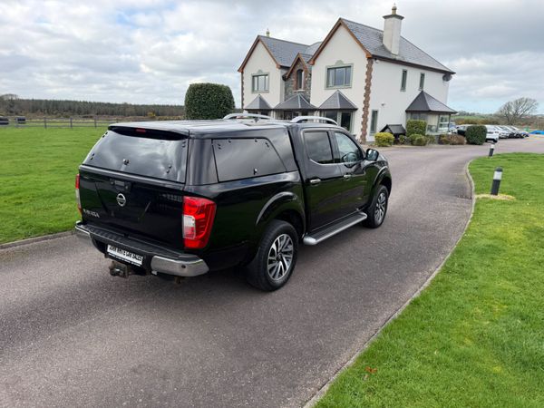 Nissan Navara crew cab ( top spec ) 381505070