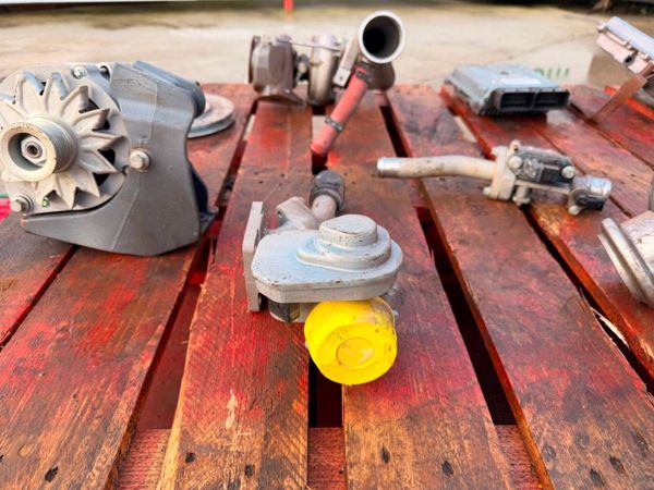 new genuine Deutz engine components .....172 381507672