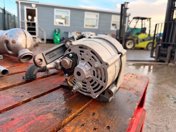 new genuine Deutz engine components .....172 381507675