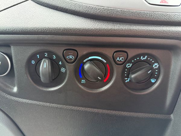 182 FORD TRANSIT 2.2 TREND- ONLY 26k MILES 381509370