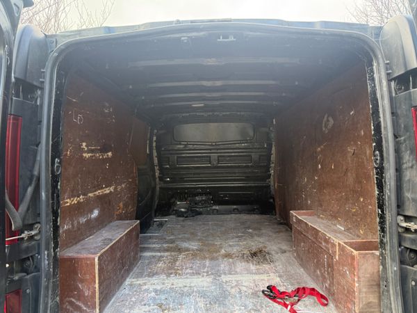 Nissan NV300 2017 TAX & TEST 381521928