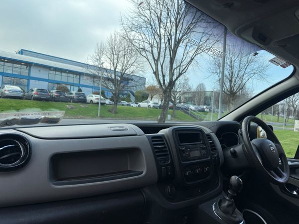 Nissan NV300 2017 TAX & TEST 381521930