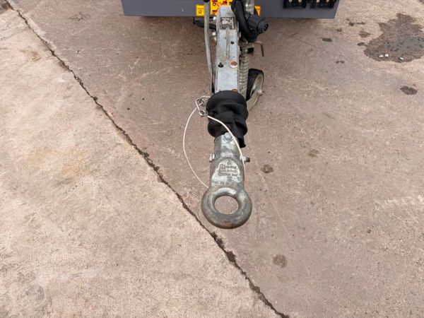 2021 ATLAS..175 CFM ... ROAD AIR COMPRESSOR ... 12 381641095