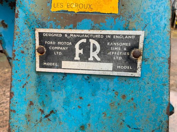 3 FURROW TSR-108 REVERSIBLE PLOUGH.......126 381653867