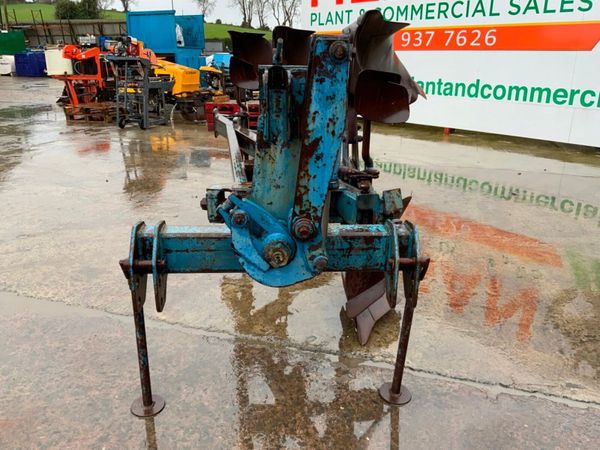 3 FURROW TSR-108 REVERSIBLE PLOUGH.......126 381653998