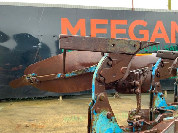 3 FURROW TSR-108 REVERSIBLE PLOUGH.......126 381653903