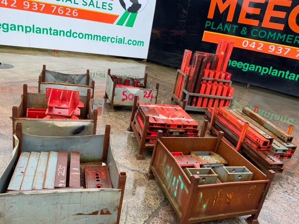 ALTRAD TRENCH BOX SUPPORT CONNECTOR....4423. 381678144