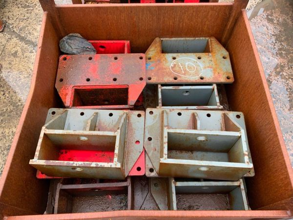 ALTRAD TRENCH BOX SUPPORT CONNECTOR....4423. 381678155