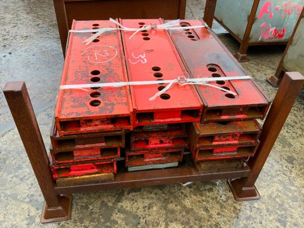 ALTRAD TRENCH BOX SUPPORT CONNECTOR....4423. 381678157