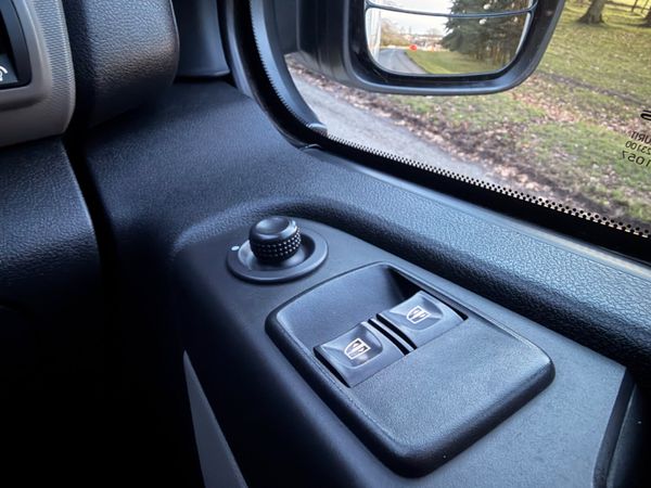 Renault Trafic Diesel SL27 DCI 95 Business 381679731