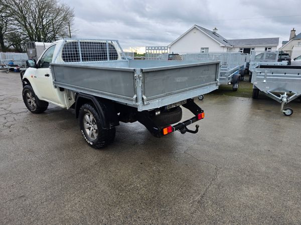 Hilux tipper body 381683505
