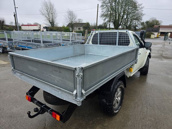 Hilux tipper body 381683506