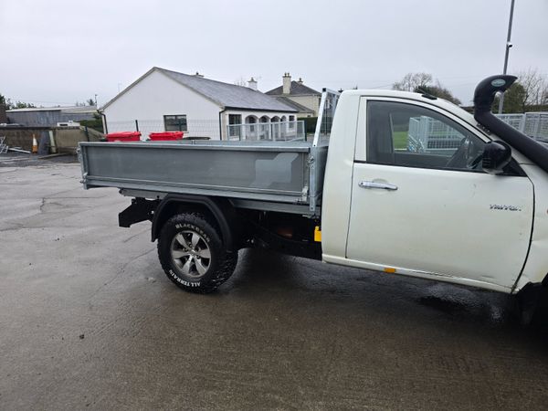 Hilux tipper body 381683510