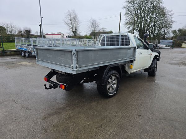 Hilux tipper body 381683514