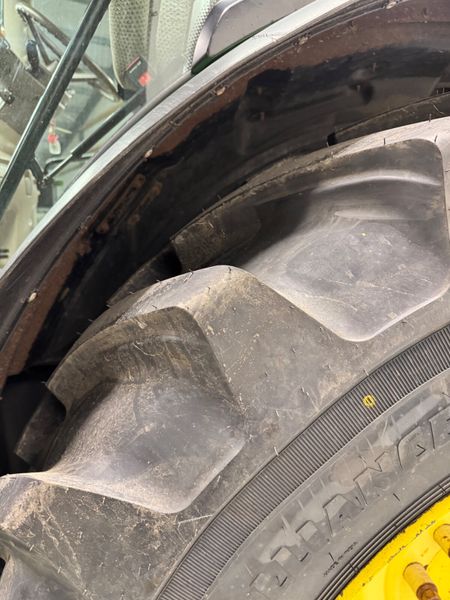 2015 John Deere 6150R 381691943