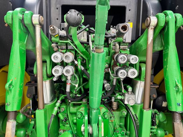 2015 John Deere 6150R 381691945