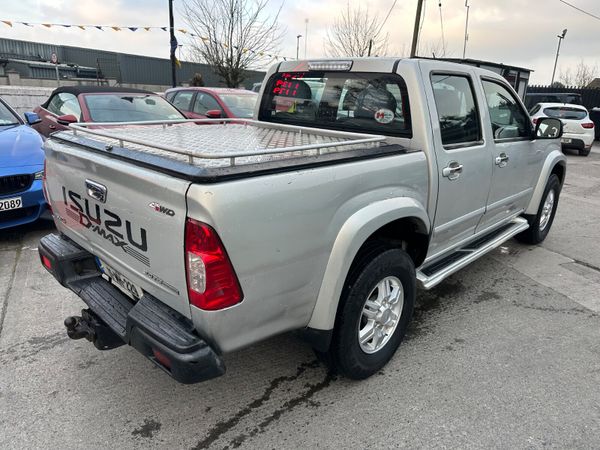 Isuzu D-Max 2011 Crew Cab 381696631