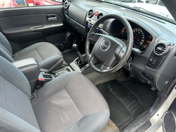 Isuzu D-Max 2011 Crew Cab 381696634