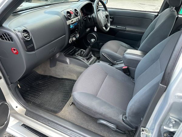 Isuzu D-Max 2011 Crew Cab 381696635