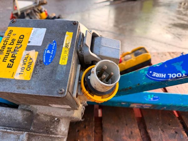 Electric Scaffold Hoist 200kg Builders Lifting Hoi 381609043