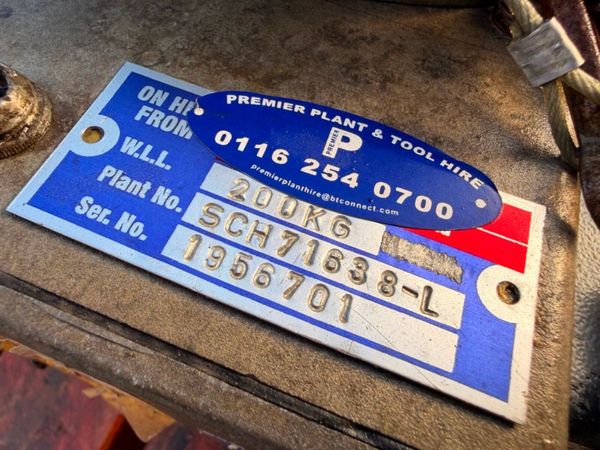 Electric Scaffold Hoist 200kg Builders Lifting Hoi 381609046