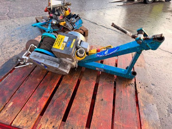 Electric Scaffold Hoist 200kg Builders Lifting Hoi 381609038