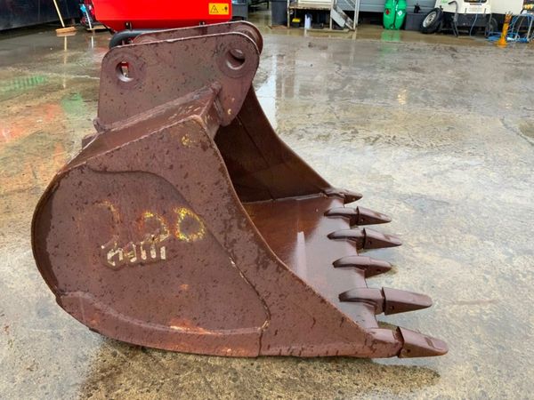 48" GEITH DIGGING BUCKET........65mm PINS.......87 381629992