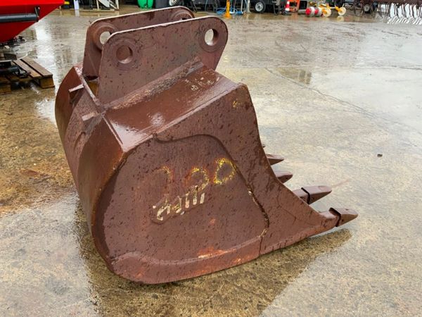 48" GEITH DIGGING BUCKET........65mm PINS.......87 381629993