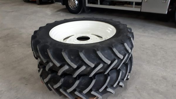 New Holland wheels and tyres 381636398