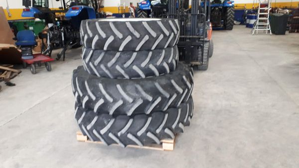 New Holland wheels and tyres 381636401