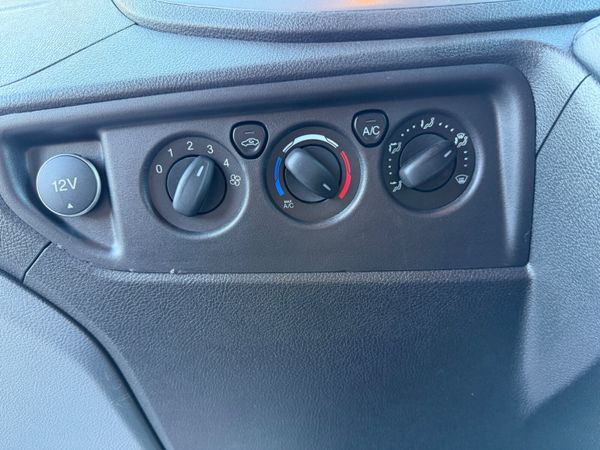 2017 TRANSIT - WHEEL CHAIR ACCESIBLE- LIFT- FLOOR 381757810