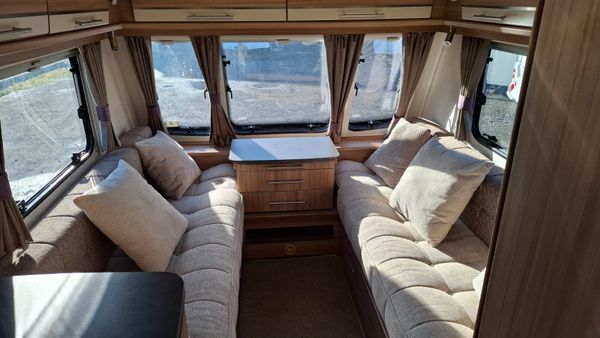 Lunar Quasar 5 berth caravan 381778327