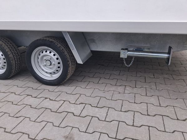 Fridge Trailer 381786876