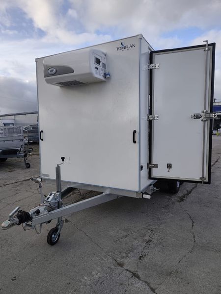 Fridge Trailer 381787302