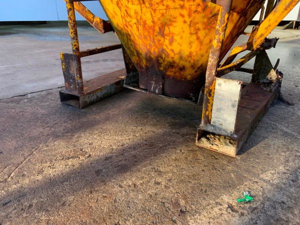 CONCRETE SHUTTERING POURING SKIP.......193v. 381799122