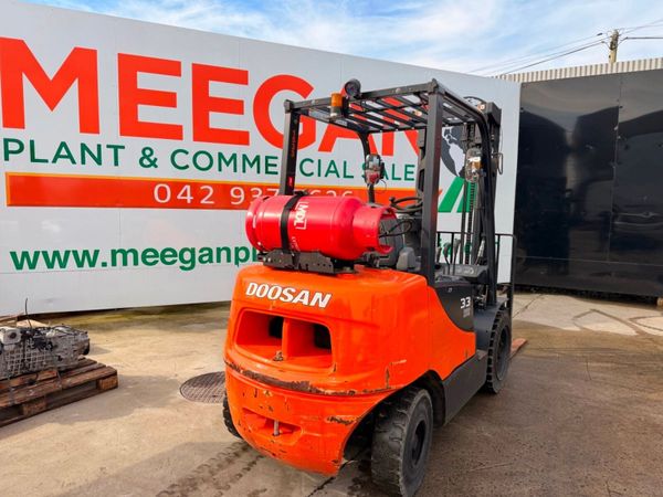 2014 DOOSAN 3.3 / 3 TON GAS FORKLIFT ....116P 381700944