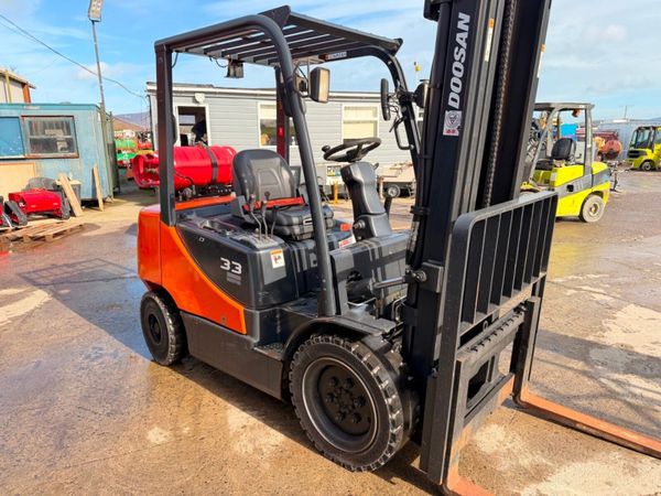 2014 DOOSAN 3.3 / 3 TON GAS FORKLIFT ....116P 381700968