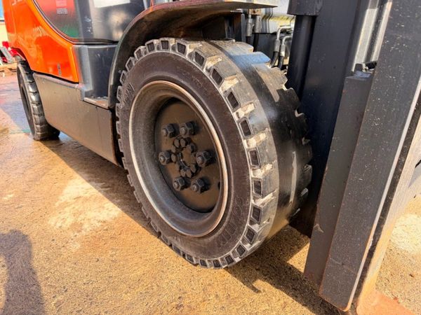 2014 DOOSAN 3.3 / 3 TON GAS FORKLIFT ....116P 381700970