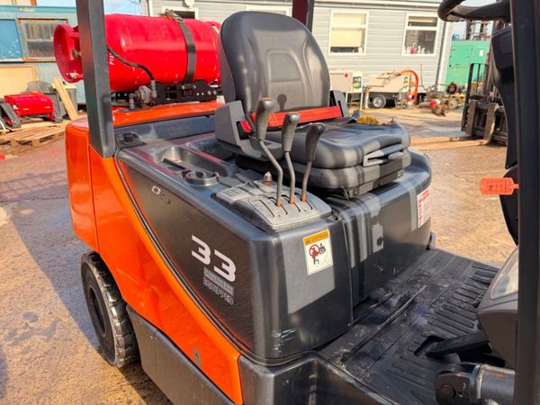 2014 DOOSAN 3.3 / 3 TON GAS FORKLIFT ....116P 381700976