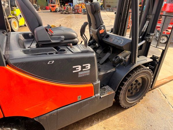 2014 DOOSAN 3.3 / 3 TON GAS FORKLIFT ....116P 381700980