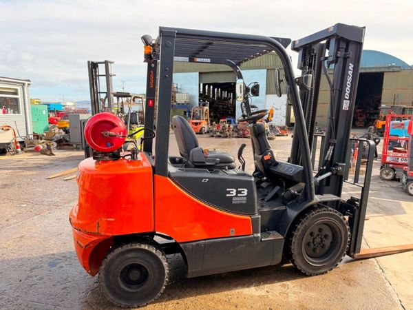 2014 DOOSAN 3.3 / 3 TON GAS FORKLIFT ....116P 381700982